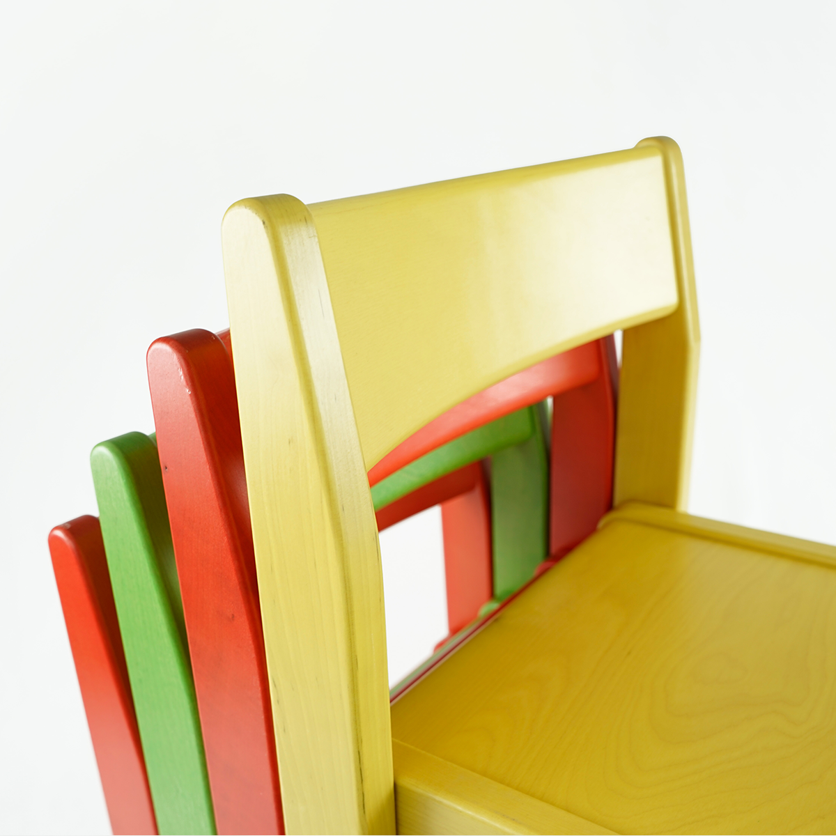 Farbige Stapelstühle, 4-teilig, Sitzhöhe 22 cm
