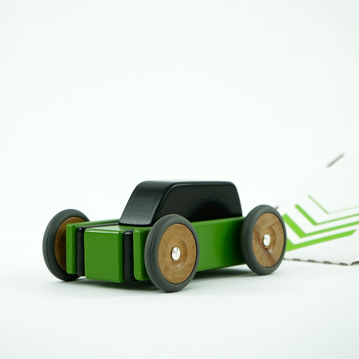 tegu-Magnetisches Auto-Set "Compact Car Hatch" grün